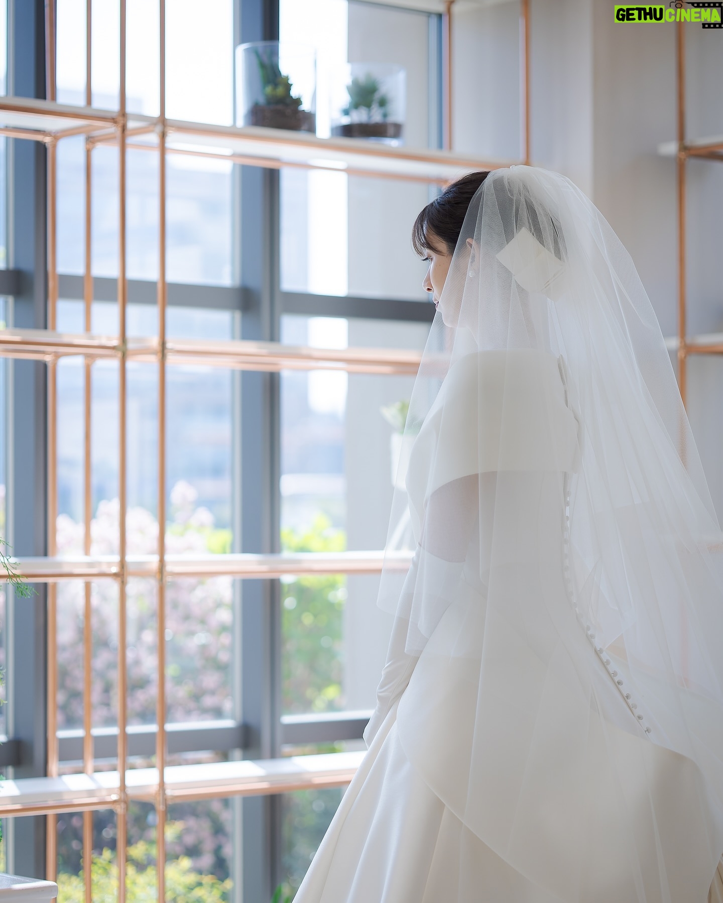 Rika Adachi - 3 Likes - 本日
ウエディングブック発売しています!
@weddingdress_official
エマリーエのお話をたくさんさせていただきました☺️
エマ先生とも対談してます!
@emarie_wedding
ぜひご覧ください!
ちなみに…
オートクチュールだったので、私の名前がドレスに🤍
御守りみたいでした🥰
@anniversaire_minatomirai
@anniversaire_official
#エマリーエ #ウエディングブック #アニヴェルセルみなとみらい横浜 #アニヴェルセル #anniversaries