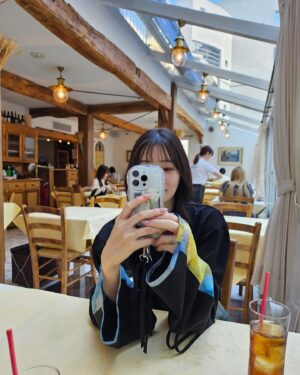 Rika Adachi Instagram - この色合いかわいい🩵
