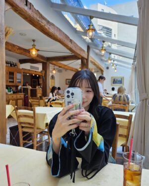 Rika Adachi Instagram - この色合いかわいい🩵