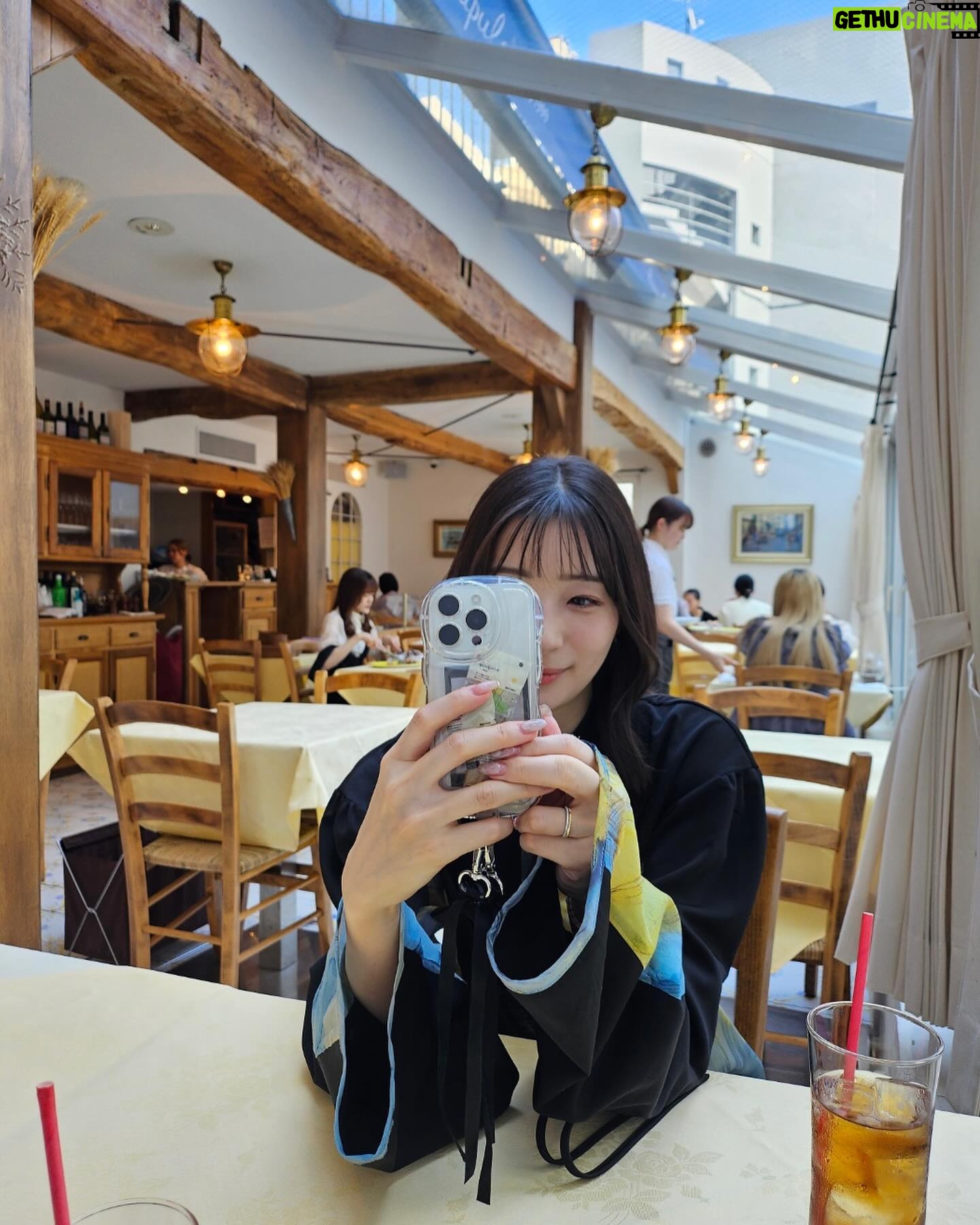 Rika Adachi - 3 Likes - この色合いかわいい🩵