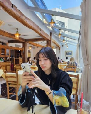 Rika Adachi Instagram - この色合いかわいい🩵