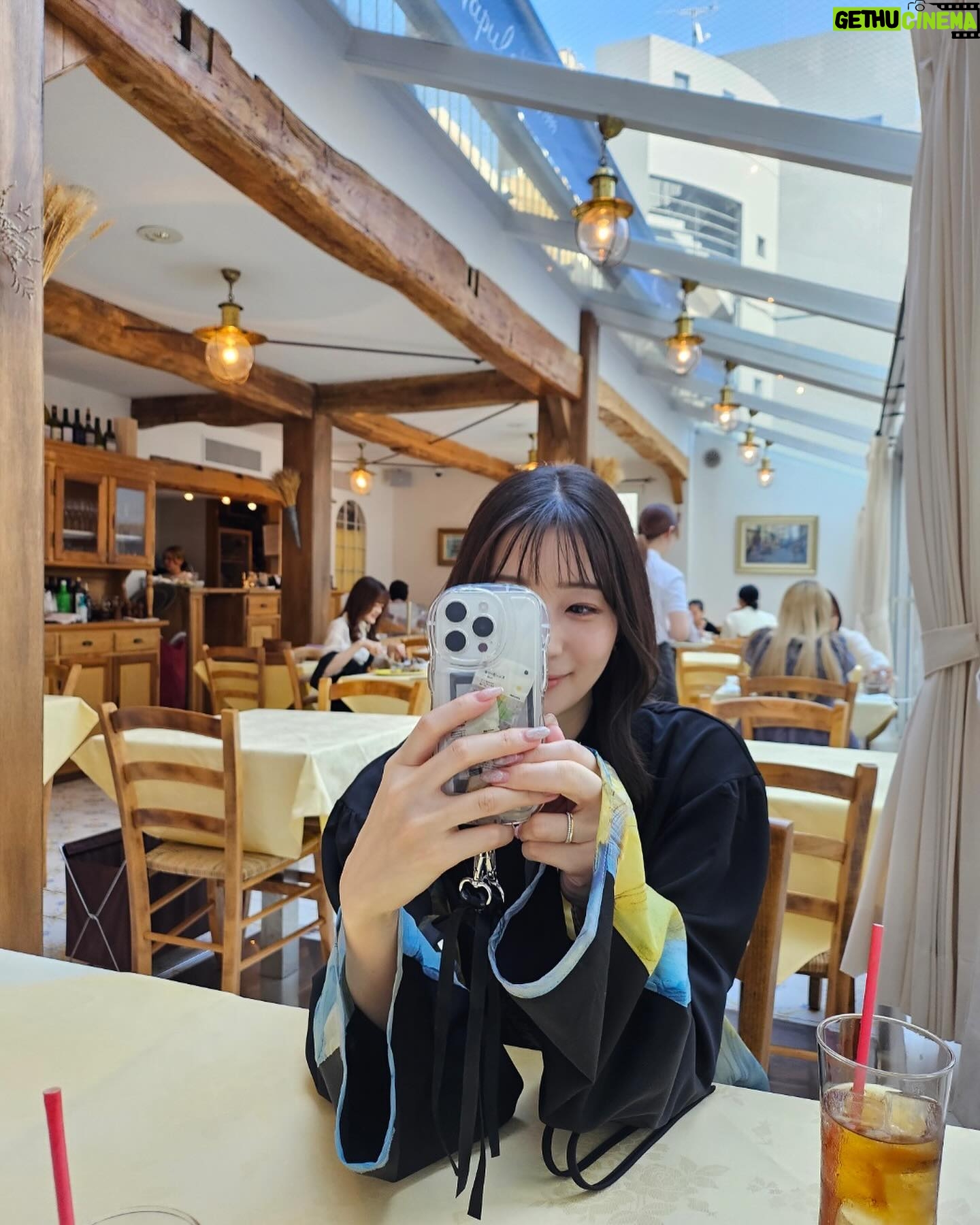 Rika Adachi - 3 Likes - この色合いかわいい🩵