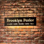 Rika Adachi Instagram - ブルーノートジャパンがプロデュースしているカフェ☕️ 新宿にある 「Brooklyn Parlor SHINJUKU」 オシャレな店内と音楽と本に囲まれ ハンバーガーが美味しかった🤤🍔 そのあと、2度目ましての 名探偵コナン🥰 MX4Dで楽しんできた！！ どでかポップコーンとドデカ飲み物で キャッキャッ🤍
