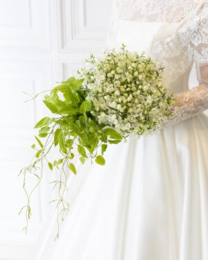 Rika Adachi Instagram - Wedding White Bouquet

女優足立梨花さんに提供させて頂いたデルフィニュームホワイトのウェディングブーケ
エマリーエドレスのレースに合わせて。

@adacchee 
@emarie_wedding 
@bees_photo_harano 

#yuji_kobayashi_ #geometricgreen2011 #flowerartist #flowerdesign #flower #art #music #earth #japan ##芸術 #美術 #文化 #工芸 #花 #音楽 #地球 #東京 #自然