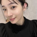 Rika Adachi Instagram - ツヤ肌〜 @zarahabeauty ザラハでトロイアルケのVVSダイヤモンドピーリングやってきたよ🥺🩵 ツヤ肌維持のために、いつものホームケアにトロイアルケのものを追加！ 花粉で荒れてる肌も整えていきたいなぁ🥰🫶🏻🌸 #ザラハ #zaraha #トロイアルケ #vvsダイヤモンドピーリング