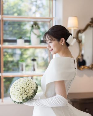 Rika Adachi Instagram - Wedding Bouquet

女優足立梨花さんに提供させて頂いたスモールローズブーケ
ドレスはエマリーエ。立体感が美しい

@adacchee 
@emarie_wedding 
@bees_photo_harano 

#yuji_kobayashi_ #geometricgreen2011 #flowerartist #flowerdesign #flower #art #music #earth #japan ##芸術 #美術 #文化 #工芸 #花 #音楽 #地球 #東京 #自然