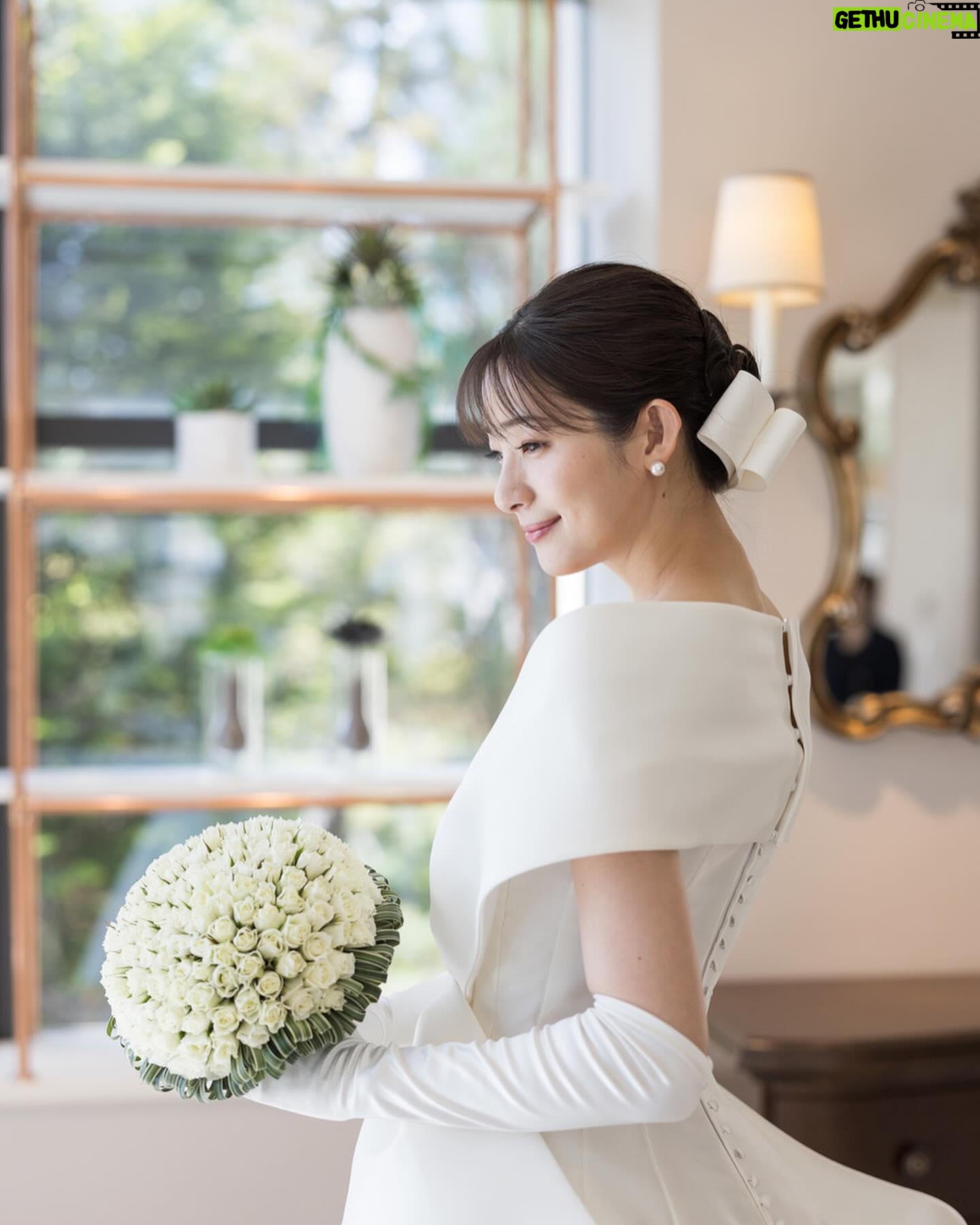 Rika Adachi - 4.6K Likes - Wedding Bouquet
女優足立梨花さんに提供させて頂いたスモールローズブーケ
ドレスはエマリーエ。立体感が美しい
@adacchee
@emarie_wedding
@bees_photo_harano
#yuji_kobayashi_ #geometricgreen2011 #flowerartist #flowerdesign #flower #art #music #earth #japan ##芸術 #美術 #文化 #工芸 #花 #音楽 #地球 #東京 #自然