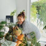 Rika Izumi Instagram - 🪴🪴🪴 緑に囲まれ癒されております🌿 お家にはどんな植物がありますか？