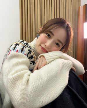 Rika Izumi Instagram - そろそろニット着たいなぁ..🧶🍂