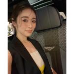 Rika Izumi Instagram - ベントレーの日本上陸60周年を記念する特別なモデル "ベンテイガ アズール ニンバス コレクション "のイベントへ伺いました。 雨雲からインスピレーションされたクラウドグレーが採用された、スポーティーでラグジュアリーな日本限定10台のスペシャルモデル✨ 刺繍が施されたシートや、車内のラグジュアリーなインテリアに魅了されてきました。 明日まで六本木ヒルズカフェスペースにて開催されています。 @bentleymotors_japan #ベントレー #ベンテイガ #PR