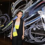 Rika Izumi Instagram - ベントレーの日本上陸60周年を記念する特別なモデル "ベンテイガ アズール ニンバス コレクション "のイベントへ伺いました。 雨雲からインスピレーションされたクラウドグレーが採用された、スポーティーでラグジュアリーな日本限定10台のスペシャルモデル✨ 刺繍が施されたシートや、車内のラグジュアリーなインテリアに魅了されてきました。 明日まで六本木ヒルズカフェスペースにて開催されています。 @bentleymotors_japan #ベントレー #ベンテイガ #PR