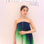 Rika Izumi Instagram - スイスのラグジュアリーウォッチ＆ジュエリーブランドが揃う"TimeVallée" 4月26日に日本初のブティックが麻布台ヒルズにオープンしたのでお邪魔しました。 11ものラグジュアリーメゾンの時計とジュエリーが並ぶ店内は、柔らかいシャンパンゴールドの光に包まれた素敵な雰囲気✨ 時計を身につけて、ラグジュアリーなひとときを過ごせました。 @timevallee @timevallee_azabudai #timevallee#timevallee_azabudai #chopard#iwc#jaegerlecoultre #piaget #vacheronconstatin #PR