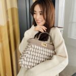 Rika Izumi Instagram - もこもこピーカブーと🤍 #fendipeekaboo#pr @fendi