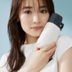 Rika Izumi Instagram - 完全遮光日傘「UVO」のイメージモデルをさせていただいています。 これからの季節に欠かせない日傘⛱️ 長く外にいるときは大きめの傘を、 持ち運ぶことが多い日は、折りたたむとミニサイズになるコンパクトな日傘と、 その日に合わせて選んで使っています。 晴れの日も、雨の日も季節を問わず使える機能性に 豊富なデザインがあるUVOの傘、 ぜひチェックしてみてください☀️ @uvo_official #UVO#ウーボ#日傘