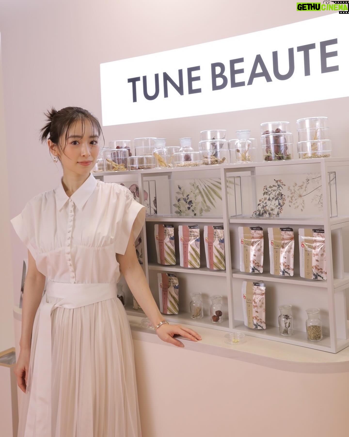 Rika Izumi Instagram - SHISEIDO BEAUTY WELLNESSのPOP UPへ行ってきました。 「はだ、からだ、こころの繋がり」健康的な美しさを保つ、インナービューティーについて学んできました。 資生堂が解き明かしたインナービューティーのアルゴリズムや、専門家の方が答えてくれる「問い×答え」の展示でも初めて知った驚きが沢山でした。 鼻骨格チェックでは、骨格から解析できる肌質や酸素量を計測して、未来のためにできる予防ケアを提案していただきました。 “美しい、は生きている”を体験できます。 公式サイトに色々なコンテンツが公開されているのでぜひチェックしてみてください。 #PR #資生堂ビューティーウエルネス @shiseidobeautywellness