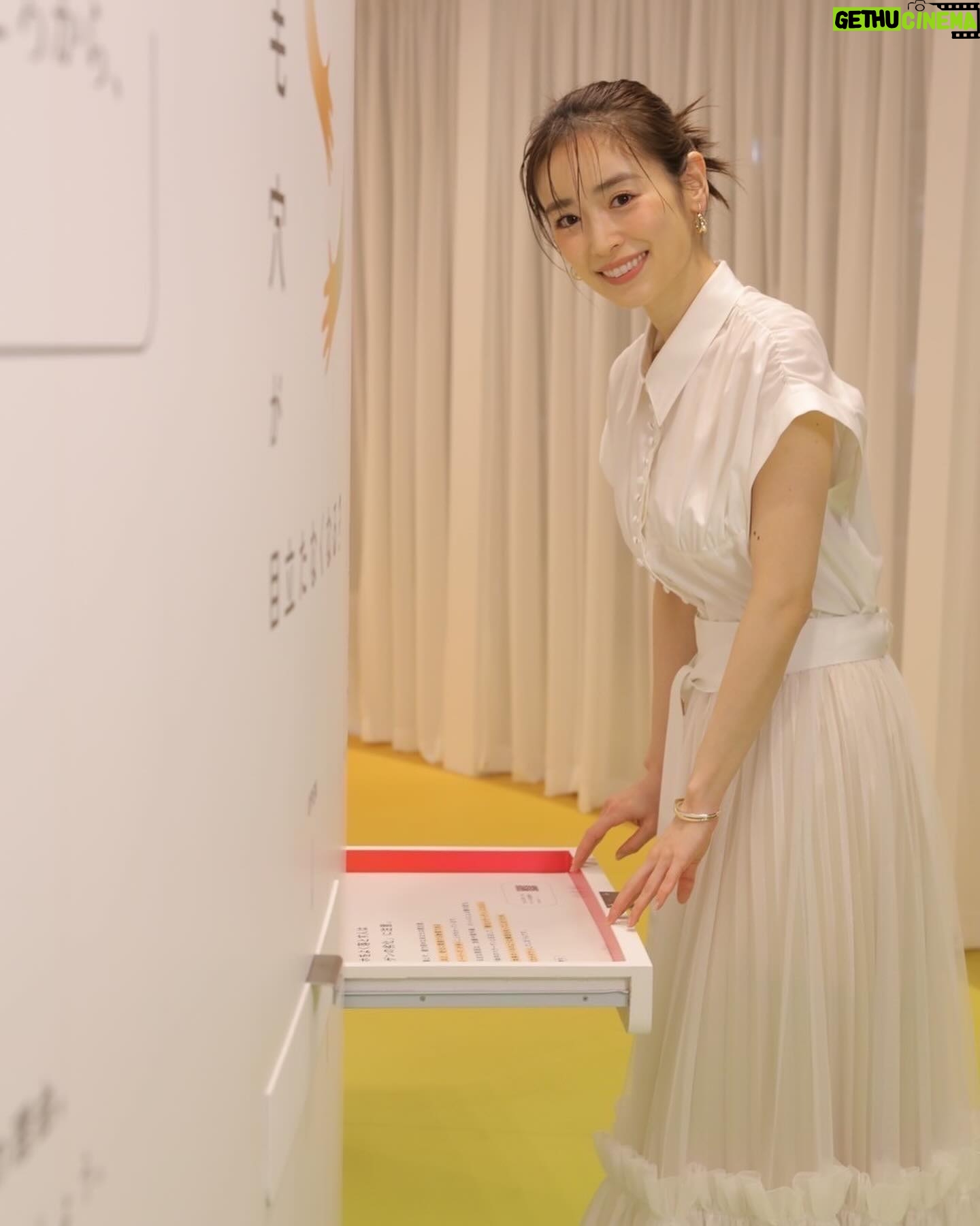 Rika Izumi Instagram - SHISEIDO BEAUTY WELLNESSのPOP UPへ行ってきました。 「はだ、からだ、こころの繋がり」健康的な美しさを保つ、インナービューティーについて学んできました。 資生堂が解き明かしたインナービューティーのアルゴリズムや、専門家の方が答えてくれる「問い×答え」の展示でも初めて知った驚きが沢山でした。 鼻骨格チェックでは、骨格から解析できる肌質や酸素量を計測して、未来のためにできる予防ケアを提案していただきました。 “美しい、は生きている”を体験できます。 公式サイトに色々なコンテンツが公開されているのでぜひチェックしてみてください。 #PR #資生堂ビューティーウエルネス @shiseidobeautywellness