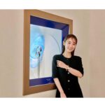 Rika Izumi Instagram - グランドセイコーのクラフトマンシップや革新性を「五感」を通じて体感できる限定イベント"ALIVE IN TIME through the FIVE SENSES"へ💫 味覚・嗅覚エリアでは、傳の長谷川シェフとKOFFEEMAMEYA Kakeruの國友さんのタッグが、和食とコーヒーが融合した今までにない未知の味の体験を提供してくださいました。 着用している腕時計は、どんな装いにも合う美しい佇まいの白い文字盤のクラシックモデル。レザーの付け心地も良く、スムーズに動く秒針を眺めていると幸せな気持ちになれました。 #grandseiko #グランドセイコー #aliveintime #grandseiko5senses #pr