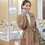 Rika Izumi Instagram - MaxMaraのアイコンコート「テディベア コート」の誕生10周年‼︎ 六本木ヒルズアリーナの"Teddy TEN Park"へ行ってきました🧸 くまのコットンキャンディやクレーンゲーム、スケートが楽しめるキュートな広場を堪能したあとは、 テディベアコートが並ぶPOPUPへ🧸🧸 とても可愛い空間でした。 皆様もぜひ🌟 @maxmara #MaxMaraTeddyTen #MaxMara #PR