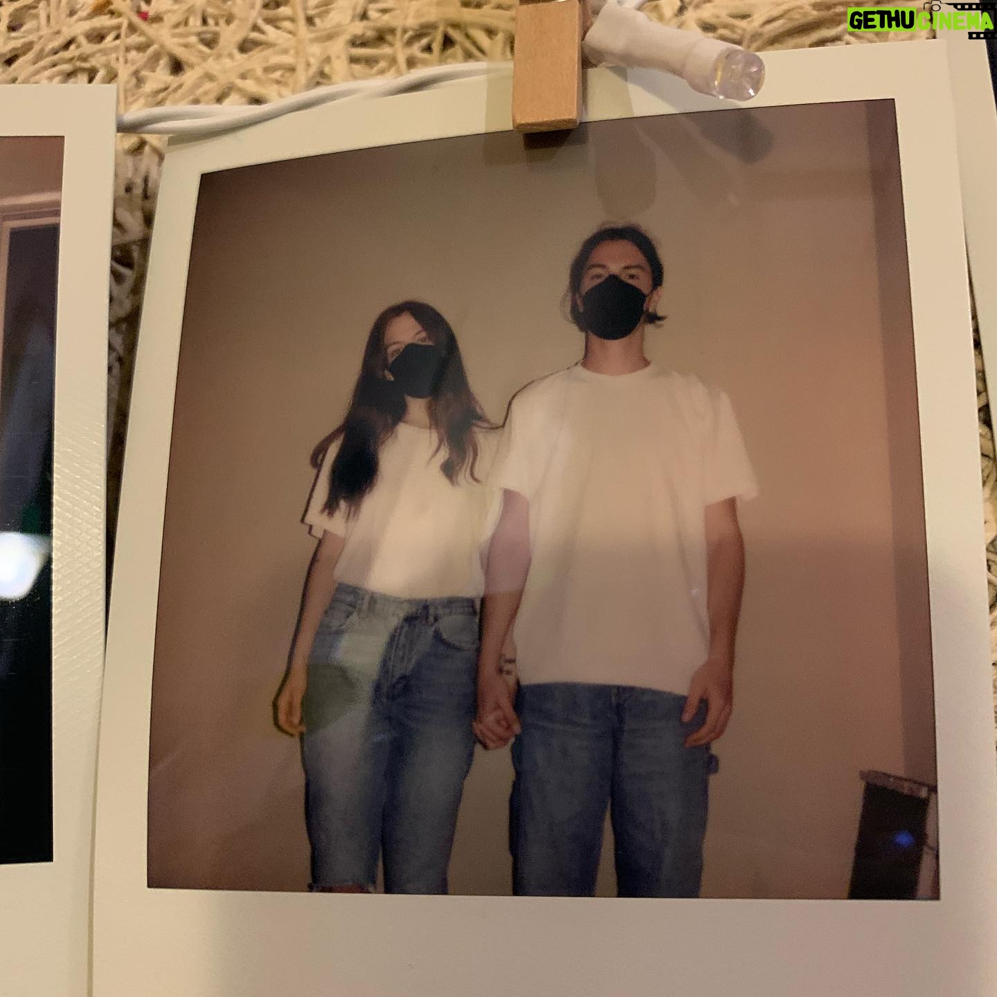 Riley Keough Instagram - The last week of this cycle . Thank you @blakemills @tonyberg1 @ryanhommel @rockmesamadeus @malcolmmcrae @kane_ritchotte @evanvidar @josephlorge and Frankie @whirlygirlmusic for turning us in to a band. @daisyjonesandthesix