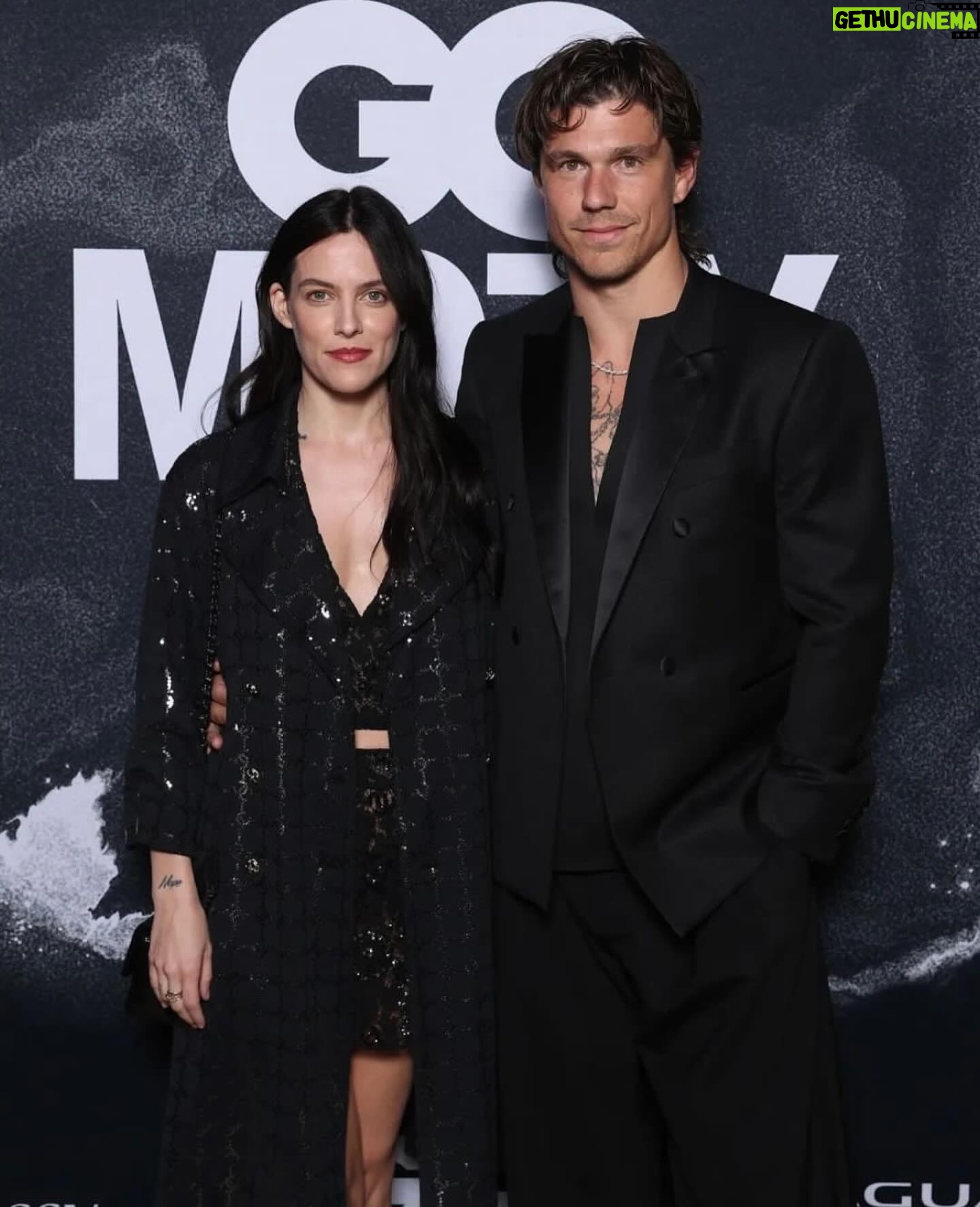 Riley Keough Instagram - Thank you @gqaustralia for presenting us with an award. 🥇 And thank you @abbeylee for presenting it to us. We are very grateful 🫶