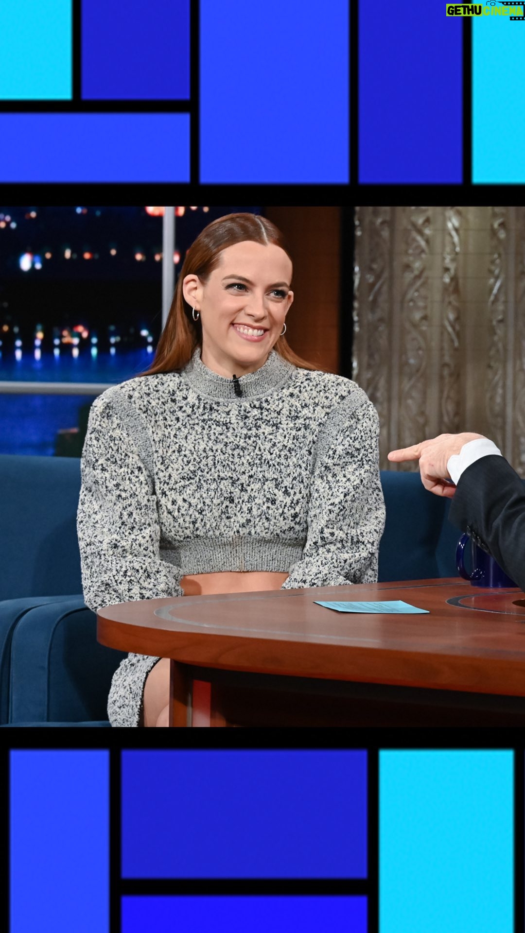 Riley Keough Instagram - @rileykeough of @daisyjonesandthesix reveals what it was like performing in a stadium full of people... apparently it helps if the audience gets paid! 😂 #Colbert