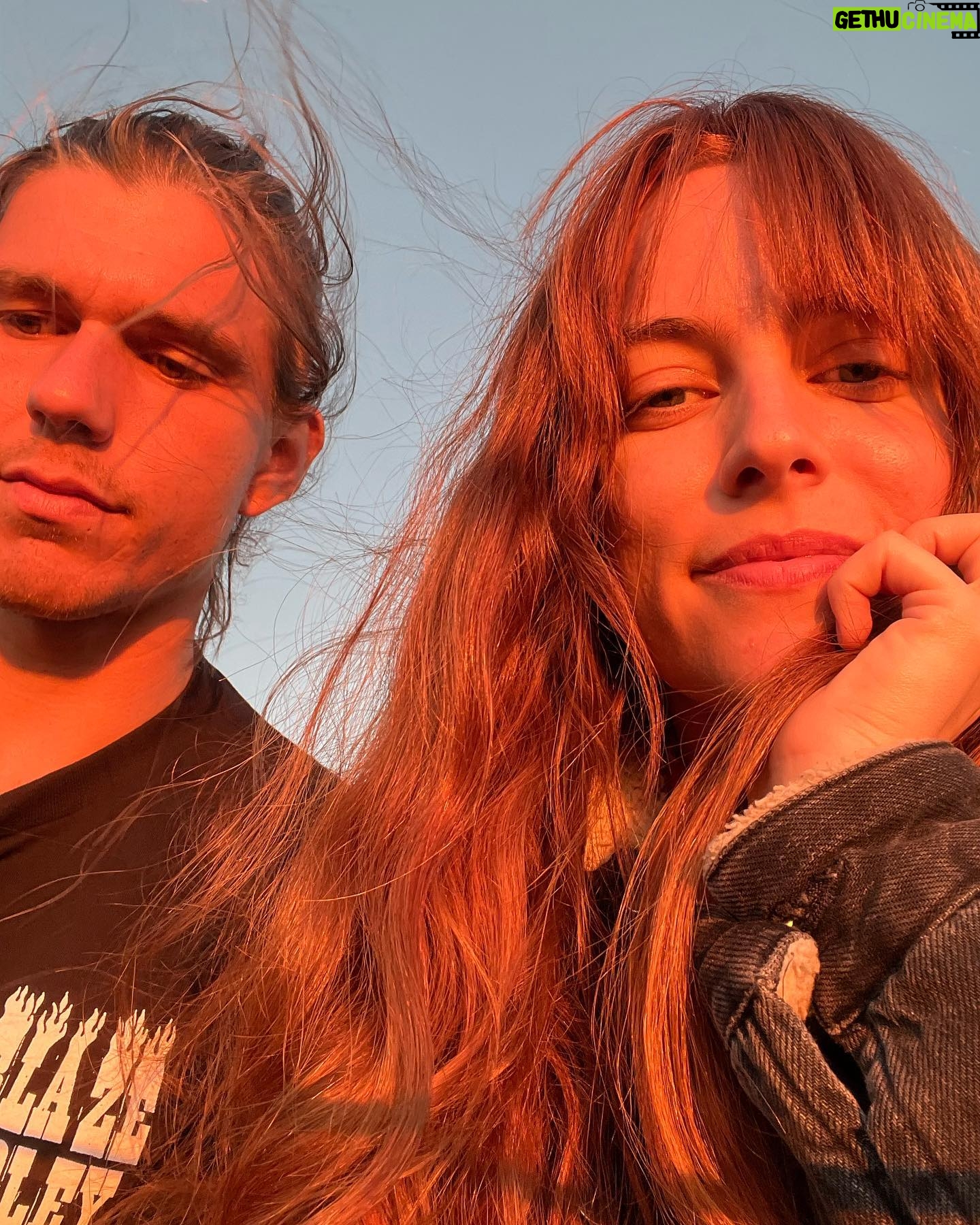 Riley Keough Instagram - Road trippin’ and my Jammie’s matched a room ❤️🥰🌲🌞🌻