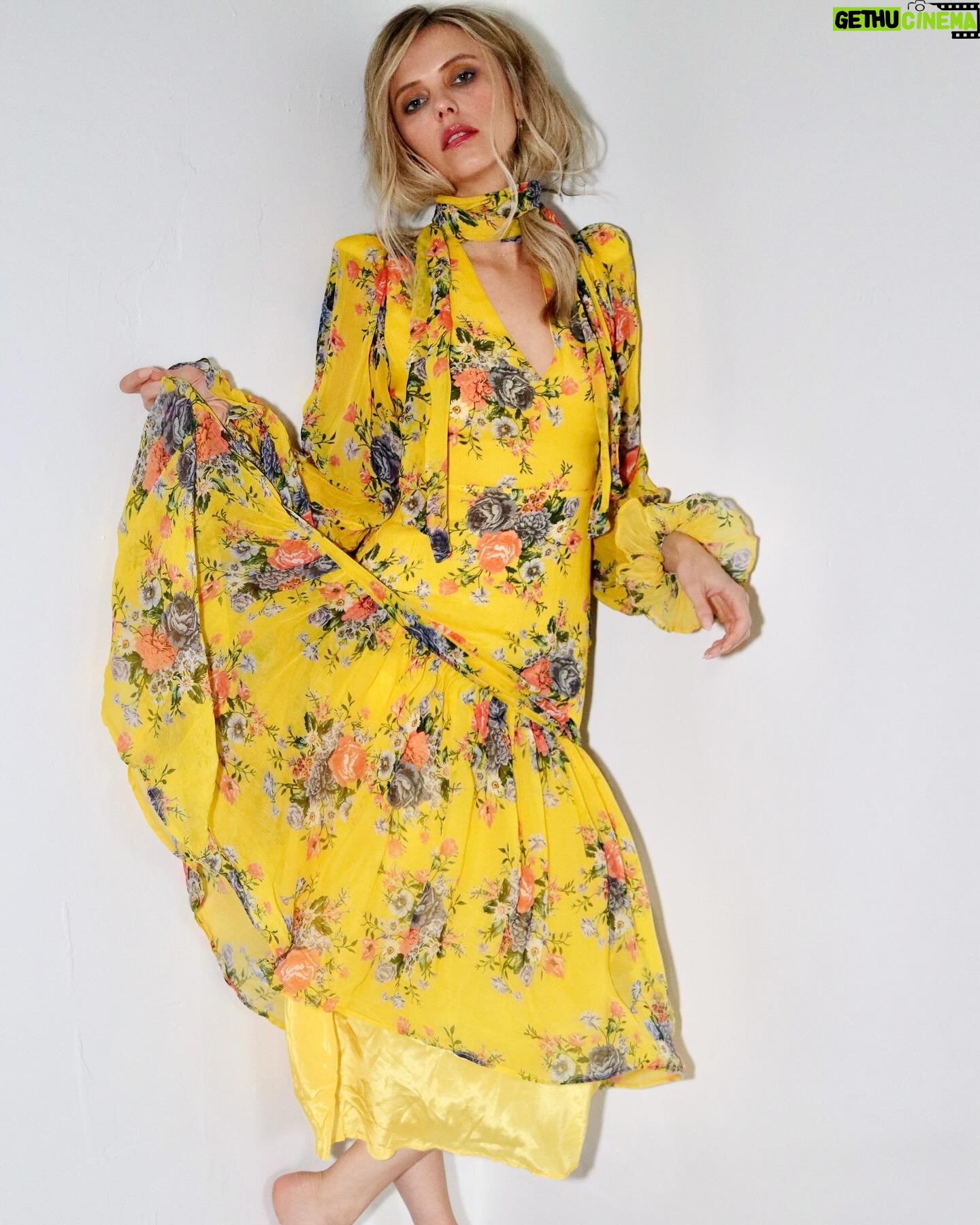 Riley Voelkel Instagram - Part 3 @the.baremag and @tina_turnbow 💋 read the full article at thebaremagazine.com #barebeauty #rileyvoelkel #hightown #queensofarchive #aliceandolivia #champion @marquepr