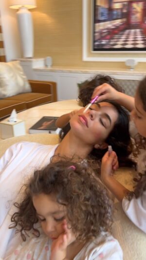 Rima Fakih Instagram - My Glam team is just so on point… only available for booking after nap time