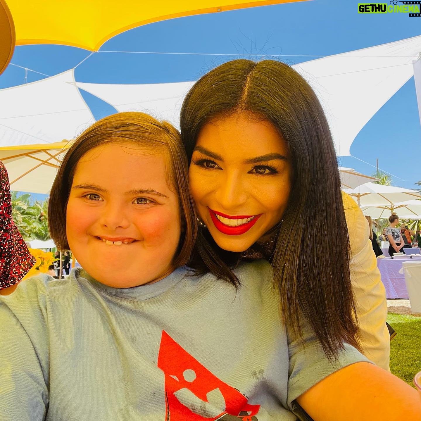 Rima Fakih - 24.5K Likes - "Today is #InternationalFriendshipDay and I'm celebrating with @bestbuddies -an organization that I love and support! Among a variety of things, from jobs to living programs, Best Buddies offers people with intellectual and developmental disabilities the chance to form genuine friendships that last a lifetime.
Visit bestbuddies.org and join the global movement of #friendship and #inclusion by donating today! If you're unable to donate, that's ok. Just share this post and help us spread the message. The next friend you make could be your Best Buddy!