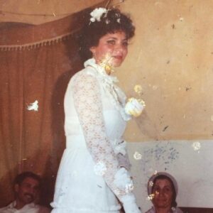 Rima Fakih Instagram - Happy 40th Anniversary to my amazing parents🤍 I love you ya Baba and Mama