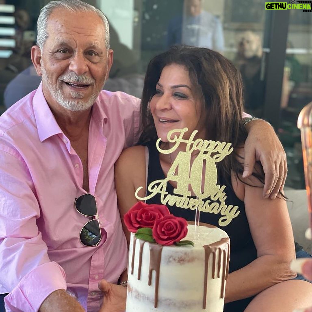Rima Fakih Instagram - Happy 40th Anniversary to my amazing parents🤍 I love you ya Baba and Mama