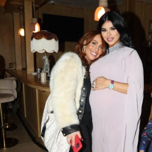 Rima Fakih Instagram - Showered with love… rain… and joy on my baby shower 🙏🏽 Grateful for everyone who came and celebrated with me and my loving husband. Hosted by the amazing Queen of LA and my best friend @stellabulochnikov