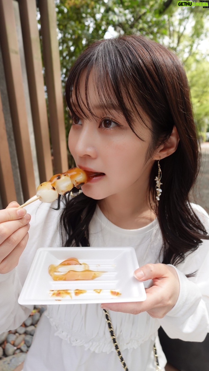 Rin Takahashi Instagram - 寒川神社のみたらし団子美味しかった🍡❤️ #寒川神社 #御朱印集め #御朱印 #神社巡り