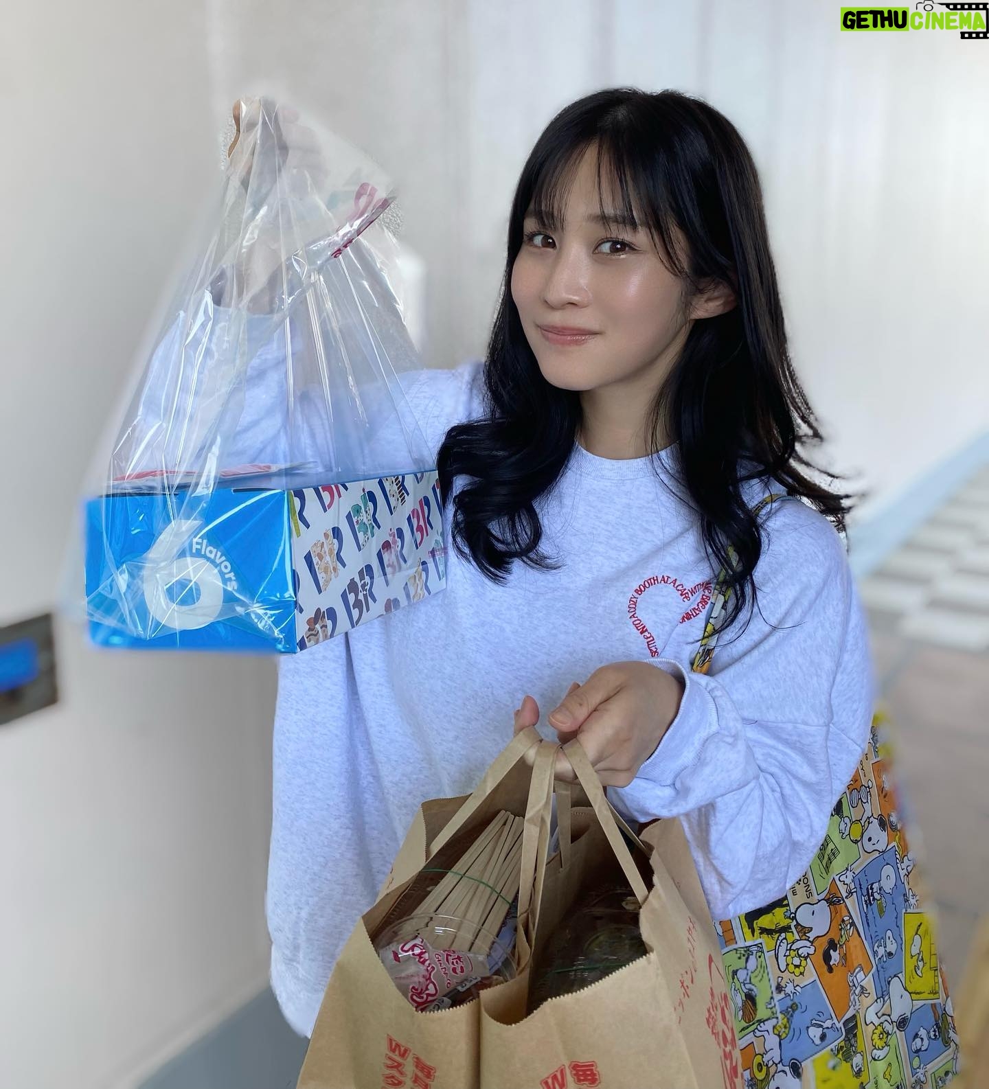 Rin Takahashi Instagram - 家族で銀だこandサーティワンアイスクリームパーティ😋 みんなで食べるといろんな種類食べれるから嬉しい❤️ #新潟 #新潟帰省中