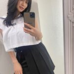 Rin Takahashi Instagram - 今日は撮影📷🌸 制服だ〜！！ってストーリーでたくさん反応頂いたのですが、実は制服ではないです🤫✨でも制服ぽいですよね😳