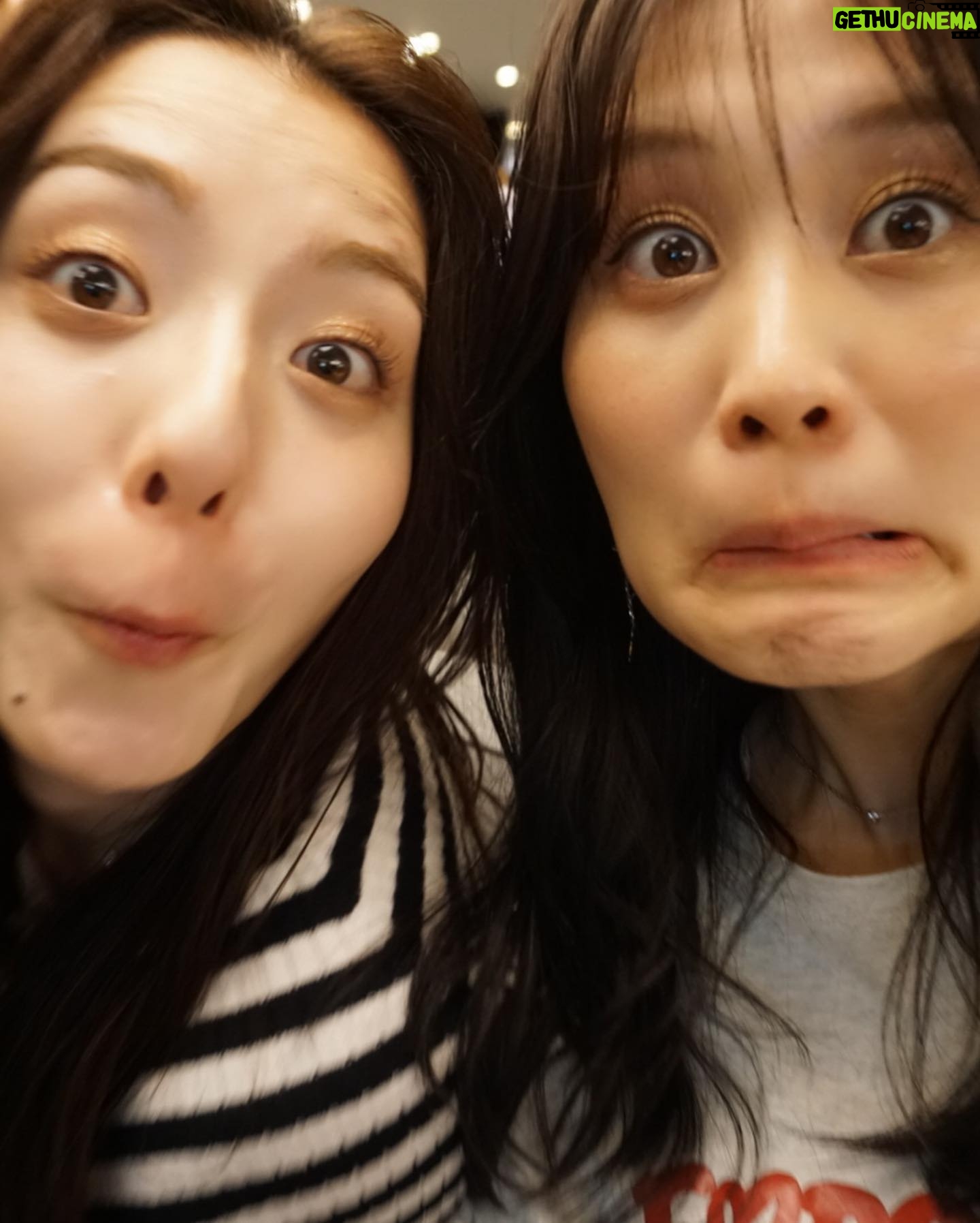 Rin Takahashi Instagram - 今日は大好きな華音のお誕生日🎂✨ @miyahara_kanon おめでとう🎉💓 昨日に引き続き本日も一緒に過ごしてもらい幸せです🫶 昨日は遠出してお寺に行って、今日は神社に行って同じタイミングで御朱印帳がいっぱいになったので新しい御朱印帳を買いました🌸 そのあとお買い物して焼肉食べてとっても充実して楽しかった✨ 2人でデジカメ片手にたくさん写真撮ったのでまた載せていきますね🫣 華音と出会えてよかった🥰 華音にとって素敵な1年になりますように🫶 だーーーいすきです🧡