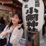 Rin Takahashi Instagram - 小網神社と穴八幡宮に行ってきました⛩️✨ 今日も華音ちゃんと一緒🥰🌼 神社巡りをしてキックボクシングに行ってサウナに行きました🧖‍♀️ 充実した1日でした🌸 お天気も良くてハッピーハッピー🐈 明日11日10時25分〜は NST新潟総合テレビ八千代コースターに出演します！ 皆様ぜひ観てください❤️ #小網神社 #穴八幡宮 #神社巡り #御朱印 #御朱印集め