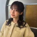 Rin Takahashi Instagram – ウェーブヘアアレンジ🫶
#ウェーブヘア
#ヘアアレンジ
#ヘアセット
#ハーフツイン