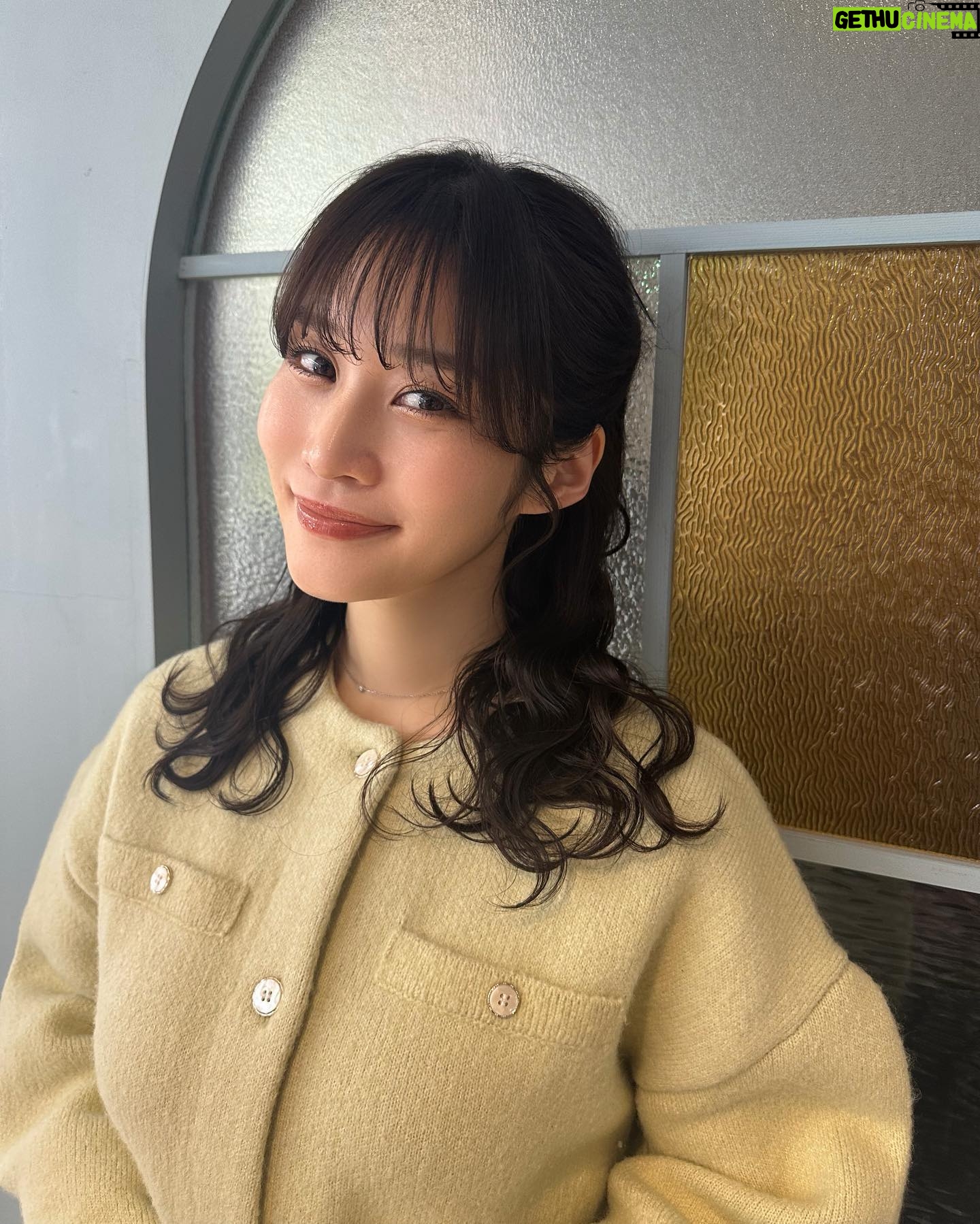 Rin Takahashi Instagram - ウェーブヘアアレンジ🫶 #ウェーブヘア #ヘアアレンジ #ヘアセット #ハーフツイン