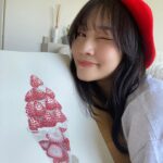 Rin Takahashi Instagram - 最近お家で画家してます🎨🖌️🩷 いちごパフェを描きました🍓 次は何描こうかな〜✨ #スケッチ #水彩画 #いちごパフェ