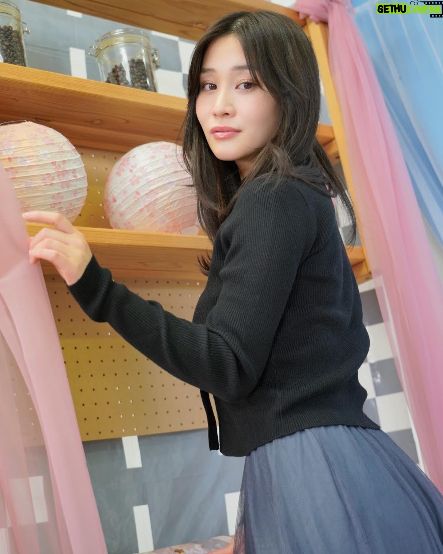 Rin Takahashi Instagram - 東京Lily撮影会いらしてくださった皆様、ありがとうございました🥰✨ 今日もたくさんの皆様にお会いできてお話しできてとっても楽しかったです🌸 素敵な差し入れもありがとうございます🥹✨ ファンの皆様が本当に温かくて優しくて面白くて毎月とても癒されてます…🥹🌼 ありがとう💓 お天気は良かったのですが、気温はまだまだ寒いので皆様風邪ひかないようにようにどうかお気を付けてください🙇♀️ そして来月は4月14日(日)開催となりました🥰 元気にお会いできますこと楽しみにしております✨ 今日の夜ごはんは終わったら絶対食べる!と思っていたいくら丼!ではなく海鮮丼にしました🐟 美味しかった〜🤤幸せ🤤✨