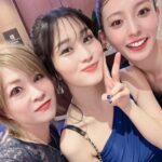 Rin Takahashi Instagram - #ABEMA presents #RISE_ELDRD 2024 ご来場頂いた皆様、ABEMAにてご視聴頂いた皆様ありがとうございました🙇‍♀️❤️‍🔥 長くなりそうですが、最後まで読んで頂けたら嬉しいです🌸 年間最大のビッグマッチ #RISE_ELDRD 2024 🥊✨🔥 #K1vsRISE 対抗戦もあり白熱する試合もあり大盛り上がりでしたね❤️‍🔥 K.Oやダウン、激しい打ち合いもあり見入ってしまいました👀 命をかけて戦われている選手の皆様には尊敬の気持ちでいっぱいです。 今後の試合もとても楽しみです！！ そして、明日はK-1の大会でもK-1 VS RISEの対抗戦が行われます🥊❤️‍🔥 選手の皆様の応援、よろしくお願い致します🙇‍♀️✨ もちろん私も全力で応援させて頂きます🔥 RISEの選手の皆様の試合や対抗戦や他団体の選手の皆様との試合も楽しくて、盛り上がっていくRISEから今後も目が離せませんね👀✨ 今大会でのオープニング映像、愛が詰まっていてとても感動しました😢 これからもRISEを見守ってくださっていると思いますし、きっと届いていると思います✨ これからもずっとずっと大好きです。 そして今大会でわたしはRISEのラウンドガールを卒業させて頂きました🙇‍♀️ 3年間大変お世話になりました🌸 リング上でお花を頂き、挨拶させて頂く機会も頂きありがとうございました✨ RISEのラウンドガールをする前から格闘技が好きでした。 でもRISEでラウンドガールをして毎大会生で観戦することができて、 たくさんの選手の皆様を知ることができて 気が付いたらRISEの選手の皆様を応援していて、 格闘技がもっともっと大好きになっていました🌸 会場でお客様と熱い空気を一緒に味わえて感動を味わえて嬉しかったです✨ RISEのお客様や関係者の皆様にも本当に温かく接して頂けて、すごく素敵な環境で毎大会ラウンドガールをするのが楽しみでした🌼 早く大会の日にならないかなーと心から楽しみにしていました☺️ 手を振って下さったりお写真を撮って下さったり、お声掛け頂いた皆様ありがとうございました🌸 皆様の優しく素敵な笑顔にいつも元気をもらっていました✨ 今年度からは後楽園ホールでのサインボール投げイベントも復活して、より皆様と関わることができて嬉しかったです☺️🎾 これからはRISEファンとして会場に行きますので、見つけた際はぜひ声かけてください🥰 素敵な出会いにとても感謝しております✨ 大好きなRISEでラウンドガールをすることができて本当に幸せでした。 ラウンドガールを継続する桜りんちゃん、ぽぽちゃん、七瀬ななちゃん、セラちゃんこれからも応援しています🥹💓 今回卒業する宮原華音ちゃん、大貫彩香ちゃん、霧島聖子ちゃんも大変お世話になりました🧡 ファンとして観戦に行きますのでその時は仲良くしてください🥹💓 新メンバーの皆様の発表も楽しみです🫣✨ そして2年間ペアをしてくれていた桜りんちゃん🌸 りんちゃんとペアで本当によかっです✨ 3年間ご一緒できてとっても楽しかったです🥰 かけがえのない仲間とも出会うことができました✨ RISE関係の皆様、田沼さん、ちーころさん ラウンドガールのこともたくさん愛してくださりありがとうございました😢💓 皆様と過ごさせて頂いた時間はとても楽しく温かい時間でした✨ ずっと忘れません🌼 RISE最高！！！！！！！！！これからもずっと大好きです❤️‍🔥 最後まで読んで頂きありがとうございました✨