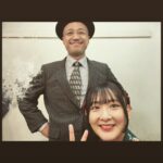 Rina Ikoma Instagram - ✴︎♑︎✴︎⁣ ⁣ 少年社中 ⁣ 25周年記念第二弾 ⁣ 第41回公演【光画楼喜譚】⁣ ⁣ 無事終幕致しました！⁣ ⁣ ご来場くださった皆様、応援してくださった皆様本当にありがとうございました！！⁣ ⁣ 私が演劇を始めた理由の少年社中さん⁣ ⁣ 20周年記念公演の⁣ トゥーランドットにも参加させて頂いてから、⁣ 5年経ったのもびっくりしたけど、⁣ ⁣ 劇団員さんの中に生駒1人！⁣ ⁣ もびっくりしましたが、⁣ ⁣ 毛利さんの描く作品を社中の皆さんと、小林至さんと共に作れた事が本当に嬉しくて、楽しくて、財産になりました！！⁣ ⁣ 今までは、⁣ もう二度と立てないかもしれない。。⁣ ⁣ って思って悲しくて泣いていたけど、⁣ ⁣ もう生駒は少年社中の家族になれたので⁣ ⁣ また実家に帰ってお芝居出来る！⁣ ⁣ てか、やるんだ！絶対！⁣ ⁣ って、楽しい未來を見れる様になって⁣ ⁣ 嬉しかった！！！⁣ ⁣ 毛利さんのやりたい事、夢を私も一緒に見たい。⁣ ⁣ そしてもっとお芝居上手くなって安心させたい😙⁣ ⁣ 血は繋がってなくても、絆が生まれたらかけがえのない存在になれる。家族になれる。⁣ ⁣ 毎日一緒にいなくても、今は届かなくても、絶対に無理だと思っても、⁣ ⁣ 自分が誠実に大事に頑張っていれば、⁣ ⁣ いつか。⁣ ⁣ 必ず形になる。⁣ ⁣ そうだよね。⁣ ⁣ ⁣ 辛い時もある。⁣ 人間は感情豊かな生き物が故に、辛いを生み出してしまう。⁣ ⁣ だから、幸せがある。⁣ 辛い分だけ、幸せがある。⁣ ⁣ 理解しなくてもいい。⁣ ⁣ 大丈夫っても言わない。保証もしない。⁣ ⁣ だけど、いつか。⁣ 幸せはやってくる。⁣ ⁣ そんな事を感じた日々でした。⁣ ⁣ ファンクラブにも、オフショット載せてます！⁣ 大事なのはそっちにこっそり載せてます(*´꒳`*)⁣ ⁣ ⁣ 光画楼喜譚裏話⁣ ⁣ 楽屋が広いとは言えないので（えへ）⁣ 毎日社中女子ズとあーでもないこーでもないって話しながらメイクするのが楽しかった！⁣ 生駒の笑い声が発声良すぎて響きがよかった。⁣ ⁣ 廿浦さん（つづさん）が⁣ 鳥目で暗点が見えない生駒を舞台袖まで誘導してくださってたのです！⁣ スーパーつづさん⁣ ⁣ えりさんも暗点見えなくて何回もぶつかってて⁣ もーっえりさんたらもーっ⁣ こまちったらもーって話してました☺️笑⁣ ⁣ 太郎さん扮するグラハムさんとのお芝居セッションは楽しかったなぁ。⁣ また会おうぞグラハムさん。⁣ 井俣さんのカメラワークも上手。⁣ ⁣ 川本さんが小道具の仮面や、写真やら作ってて⁣ いつか生駒のTシャツもデザインして欲しいな〜って思って(*´꒳`*)⁣ ⁣ 田辺さんとぐっと距離が縮まって嬉しかった🤩⁣ 田辺さんは甘いものが好き。⁣ 絞り出すセリフが面白くて毎日ガン見してました。⁣ ⁣ ⁣ とまぁ沢山あります！⁣ ので、ファンクラブイベントなどてまた話します(*´꒳`*)⁣ ⁣ さ、次のお仕事の台本読もう。⁣ ⁣ でもまたきっと。⁣ 光画楼は現れるでしょう。⁣ ⁣ きっと。ね。⁣ ⁣ #少年社中⁣ #光画楼喜譚⁣ #中野ザ・ポケット⁣ #毛利亘宏　さん⁣ #井俣太良　さん⁣ #大竹えり　さん⁣ #田辺幸太郎　さん⁣ #廿浦裕介　さん⁣ #加藤良子　さん⁣ #長谷川太郎　さん⁣ #杉山未央　さん⁣ #山川ありそ　さん⁣ #内山智絵　さん⁣ #川本裕之　さん⁣ #竹内尚文　さん⁣ #小林至　さん⁣ #生駒ちゃん