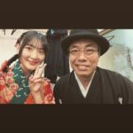 Rina Ikoma Instagram - ✴︎♑︎✴︎⁣ ⁣ 少年社中 ⁣ 25周年記念第二弾 ⁣ 第41回公演【光画楼喜譚】⁣ ⁣ 無事終幕致しました！⁣ ⁣ ご来場くださった皆様、応援してくださった皆様本当にありがとうございました！！⁣ ⁣ 私が演劇を始めた理由の少年社中さん⁣ ⁣ 20周年記念公演の⁣ トゥーランドットにも参加させて頂いてから、⁣ 5年経ったのもびっくりしたけど、⁣ ⁣ 劇団員さんの中に生駒1人！⁣ ⁣ もびっくりしましたが、⁣ ⁣ 毛利さんの描く作品を社中の皆さんと、小林至さんと共に作れた事が本当に嬉しくて、楽しくて、財産になりました！！⁣ ⁣ 今までは、⁣ もう二度と立てないかもしれない。。⁣ ⁣ って思って悲しくて泣いていたけど、⁣ ⁣ もう生駒は少年社中の家族になれたので⁣ ⁣ また実家に帰ってお芝居出来る！⁣ ⁣ てか、やるんだ！絶対！⁣ ⁣ って、楽しい未來を見れる様になって⁣ ⁣ 嬉しかった！！！⁣ ⁣ 毛利さんのやりたい事、夢を私も一緒に見たい。⁣ ⁣ そしてもっとお芝居上手くなって安心させたい😙⁣ ⁣ 血は繋がってなくても、絆が生まれたらかけがえのない存在になれる。家族になれる。⁣ ⁣ 毎日一緒にいなくても、今は届かなくても、絶対に無理だと思っても、⁣ ⁣ 自分が誠実に大事に頑張っていれば、⁣ ⁣ いつか。⁣ ⁣ 必ず形になる。⁣ ⁣ そうだよね。⁣ ⁣ ⁣ 辛い時もある。⁣ 人間は感情豊かな生き物が故に、辛いを生み出してしまう。⁣ ⁣ だから、幸せがある。⁣ 辛い分だけ、幸せがある。⁣ ⁣ 理解しなくてもいい。⁣ ⁣ 大丈夫っても言わない。保証もしない。⁣ ⁣ だけど、いつか。⁣ 幸せはやってくる。⁣ ⁣ そんな事を感じた日々でした。⁣ ⁣ ファンクラブにも、オフショット載せてます！⁣ 大事なのはそっちにこっそり載せてます(*´꒳`*)⁣ ⁣ ⁣ 光画楼喜譚裏話⁣ ⁣ 楽屋が広いとは言えないので（えへ）⁣ 毎日社中女子ズとあーでもないこーでもないって話しながらメイクするのが楽しかった！⁣ 生駒の笑い声が発声良すぎて響きがよかった。⁣ ⁣ 廿浦さん（つづさん）が⁣ 鳥目で暗点が見えない生駒を舞台袖まで誘導してくださってたのです！⁣ スーパーつづさん⁣ ⁣ えりさんも暗点見えなくて何回もぶつかってて⁣ もーっえりさんたらもーっ⁣ こまちったらもーって話してました☺️笑⁣ ⁣ 太郎さん扮するグラハムさんとのお芝居セッションは楽しかったなぁ。⁣ また会おうぞグラハムさん。⁣ 井俣さんのカメラワークも上手。⁣ ⁣ 川本さんが小道具の仮面や、写真やら作ってて⁣ いつか生駒のTシャツもデザインして欲しいな〜って思って(*´꒳`*)⁣ ⁣ 田辺さんとぐっと距離が縮まって嬉しかった🤩⁣ 田辺さんは甘いものが好き。⁣ 絞り出すセリフが面白くて毎日ガン見してました。⁣ ⁣ ⁣ とまぁ沢山あります！⁣ ので、ファンクラブイベントなどてまた話します(*´꒳`*)⁣ ⁣ さ、次のお仕事の台本読もう。⁣ ⁣ でもまたきっと。⁣ 光画楼は現れるでしょう。⁣ ⁣ きっと。ね。⁣ ⁣ #少年社中⁣ #光画楼喜譚⁣ #中野ザ・ポケット⁣ #毛利亘宏　さん⁣ #井俣太良　さん⁣ #大竹えり　さん⁣ #田辺幸太郎　さん⁣ #廿浦裕介　さん⁣ #加藤良子　さん⁣ #長谷川太郎　さん⁣ #杉山未央　さん⁣ #山川ありそ　さん⁣ #内山智絵　さん⁣ #川本裕之　さん⁣ #竹内尚文　さん⁣ #小林至　さん⁣ #生駒ちゃん