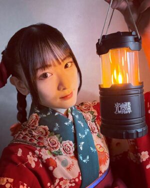 Rina Ikoma Instagram - ✴︎
少年社中 25周年記念第二弾 ⁣
第41回公演⁣
【光画楼喜譚】⁣
⁣
３日目が終わりました！！⁣
⁣
ご来場くださった皆様ありがとうございました🫶⁣
⁣
今日は家族が観に来てくれました(*´꒳`*)⁣
お父さんお母さん、おじいちゃん、おばあちゃんおじさんおばさん弟！！⁣
⁣
⁣
ちょっぴり恥ずかしかった笑⁣
でも、更に自分の力と、芯の部分にポジティブな変化を感じた。⁣
⁣
ありがとう来てくれて✨⁣
⁣
明日も光画楼にて⁣
お待ちしております(*´꒳`*)⁣
⁣
#少年社中⁣
#ぽけふぇす⁣
#中野ザ・ポケット⁣
#光画楼喜譚⁣
#生駒ちゃん