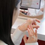 Rina Ikoma Instagram - . SK-IIから2年ぶりの新製品、 「スキンパワー アドバンスト クリーム」が8月20日(日)に発売されましたっ！ エイジングケアシリーズ『スキンパワー』としては3年ぶりのリニューアルだそうです！！ 夏は特に強い日差しなどでお肌がダメージを受けやすい時期ですが、そんな乾燥状態のお肌に寄り添ってくれます！ SK-IIのクリームは私も初めて使ってみたのですが、ベタつかずに浸透してくれるので、今の季節にぴったりです！ しかもいい香り(* ꒳`*) ピテラ™エッセンスはずっと愛用中ですが、私の愛用品がまたひとつ増えそうです😊 ピテラ™：特別な酵母の株から、独自のプロセスで発酵させ生み出した。SK-IIだけの天然由来成分 #SKII #スキンパワーアドバンストクリーム