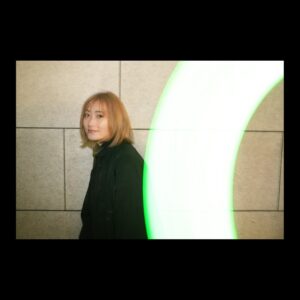 Rina Ikoma Instagram - ✴︎⁣
髪切った！⁣
好きな髪型するっていいね！！⁣
元気になる(*´꒳`*)⁣
⁣
派手色大好き〜〜！！！⁣
⁣
📸#松本寛也⁣
⁣
#生駒ちゃん⁣
#ショートカット⁣
