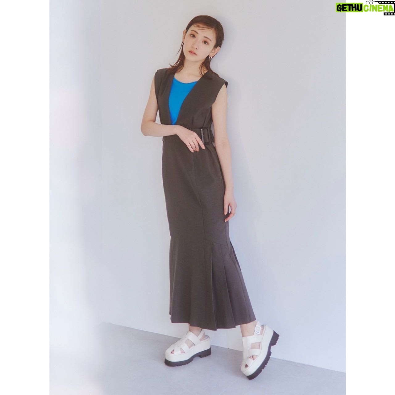 Rina Ikoma Instagram - . 2023.04.06 "MURUA” SPRING COLLECTION #MURUA @murua_official #生駒里奈 #生駒ちゃん