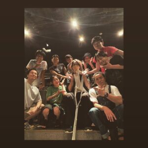 Rina Ikoma Instagram - ✴︎♑︎✴︎⁣
⁣
少年社中 ⁣
25周年記念第二弾 ⁣
第41回公演【光画楼喜譚】⁣
⁣
無事終幕致しました！⁣
⁣
ご来場くださった皆様、応援してくださった皆様本当にありがとうございました！！⁣
⁣
私が演劇を始めた理由の少年社中さん⁣
⁣
20周年記念公演の⁣
トゥーランドットにも参加させて頂いてから、⁣
5年経ったのもびっくりしたけど、⁣
⁣
劇団員さんの中に生駒1人！⁣
⁣
もびっくりしましたが、⁣
⁣
毛利さんの描く作品を社中の皆さんと、小林至さんと共に作れた事が本当に嬉しくて、楽しくて、財産になりました！！⁣
⁣
今までは、⁣
もう二度と立てないかもしれない。。⁣
⁣
って思って悲しくて泣いていたけど、⁣
⁣
もう生駒は少年社中の家族になれたので⁣
⁣
また実家に帰ってお芝居出来る！⁣
⁣
てか、やるんだ！絶対！⁣
⁣
って、楽しい未來を見れる様になって⁣
⁣
嬉しかった！！！⁣
⁣
毛利さんのやりたい事、夢を私も一緒に見たい。⁣
⁣
そしてもっとお芝居上手くなって安心させたい😙⁣
⁣
血は繋がってなくても、絆が生まれたらかけがえのない存在になれる。家族になれる。⁣
⁣
毎日一緒にいなくても、今は届かなくても、絶対に無理だと思っても、⁣
⁣
自分が誠実に大事に頑張っていれば、⁣
⁣
いつか。⁣
⁣
必ず形になる。⁣
⁣
そうだよね。⁣
⁣
⁣
辛い時もある。⁣
人間は感情豊かな生き物が故に、辛いを生み出してしまう。⁣
⁣
だから、幸せがある。⁣
辛い分だけ、幸せがある。⁣
⁣
理解しなくてもいい。⁣
⁣
大丈夫っても言わない。保証もしない。⁣
⁣
だけど、いつか。⁣
幸せはやってくる。⁣
⁣
そんな事を感じた日々でした。⁣
⁣
ファンクラブにも、オフショット載せてます！⁣
大事なのはそっちにこっそり載せてます(*´꒳`*)⁣
⁣
⁣
光画楼喜譚裏話⁣
⁣
楽屋が広いとは言えないので（えへ）⁣
毎日社中女子ズとあーでもないこーでもないって話しながらメイクするのが楽しかった！⁣
生駒の笑い声が発声良すぎて響きがよかった。⁣
⁣
廿浦さん（つづさん）が⁣
鳥目で暗点が見えない生駒を舞台袖まで誘導してくださってたのです！⁣
スーパーつづさん⁣
⁣
えりさんも暗点見えなくて何回もぶつかってて⁣
もーっえりさんたらもーっ⁣
こまちったらもーって話してました☺️笑⁣
⁣
太郎さん扮するグラハムさんとのお芝居セッションは楽しかったなぁ。⁣
また会おうぞグラハムさん。⁣
井俣さんのカメラワークも上手。⁣
⁣
川本さんが小道具の仮面や、写真やら作ってて⁣
いつか生駒のTシャツもデザインして欲しいな〜って思って(*´꒳`*)⁣
⁣
田辺さんとぐっと距離が縮まって嬉しかった🤩⁣
田辺さんは甘いものが好き。⁣
絞り出すセリフが面白くて毎日ガン見してました。⁣
⁣
⁣
とまぁ沢山あります！⁣
ので、ファンクラブイベントなどてまた話します(*´꒳`*)⁣
⁣
さ、次のお仕事の台本読もう。⁣
⁣
でもまたきっと。⁣
光画楼は現れるでしょう。⁣
⁣
きっと。ね。⁣
⁣
#少年社中⁣
#光画楼喜譚⁣
#中野ザ・ポケット⁣
#毛利亘宏　さん⁣
#井俣太良　さん⁣
#大竹えり　さん⁣
#田辺幸太郎　さん⁣
#廿浦裕介　さん⁣
#加藤良子　さん⁣
#長谷川太郎　さん⁣
#杉山未央　さん⁣
#山川ありそ　さん⁣
#内山智絵　さん⁣
#川本裕之　さん⁣
#竹内尚文　さん⁣
#小林至　さん⁣
#生駒ちゃん