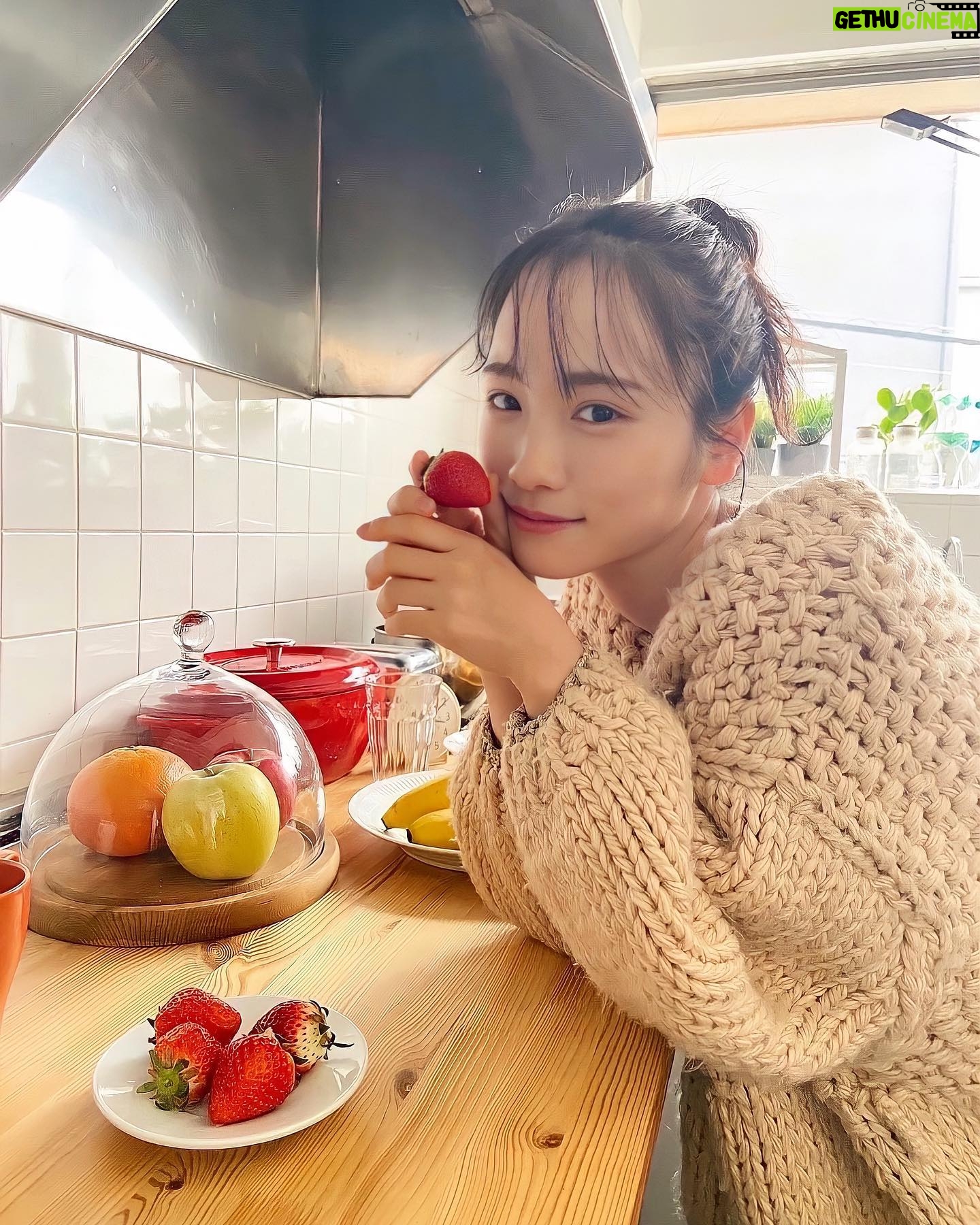 Rina Kawaei Instagram - 私が撮りたかった女優展📷 あっという間に来月です! オフィシャルグッズも一部予約受付中ですよ✌︎ 私も行けたらいいなっ。